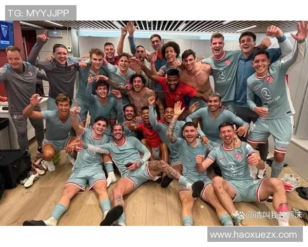 现役顶级足球球星排名大揭秘：榜首之争引发球迷热烈讨论