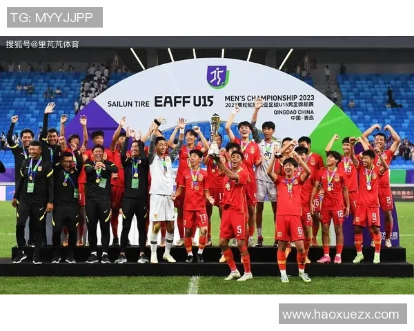 绿茵情深足球巨星与恩师携手共谱荣耀岁月