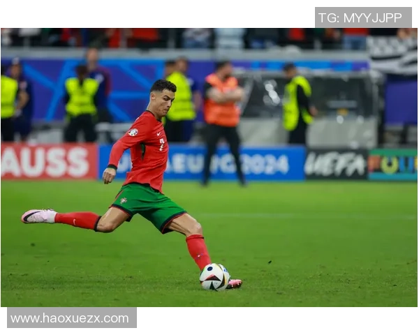 身高一米五的足球明星们：挑战身高限制的球场传奇